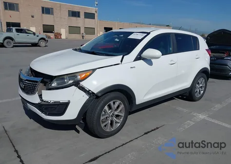 2016 Kia Sportage Lx z USA, uszkodzony, nr VIN KNDPBCAC8G7803255